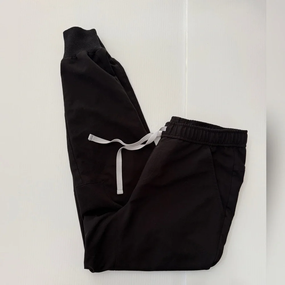 Figs Tansen Men's Black Jogger Scrub Pants-